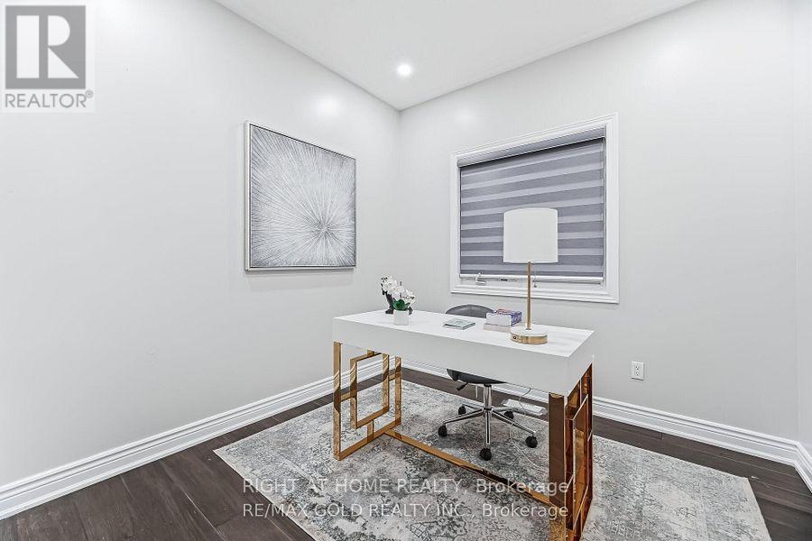 Upper Unit - 29 Laurentide Crescent, Brampton, Ontario  L6P 1Y3 - Photo 12 - W13523770