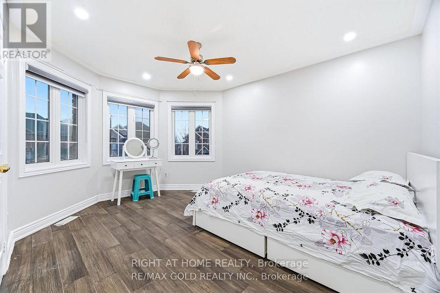 Upper Unit - 29 Laurentide Crescent, Brampton, Ontario  L6P 1Y3 - Photo 19 - W13523770