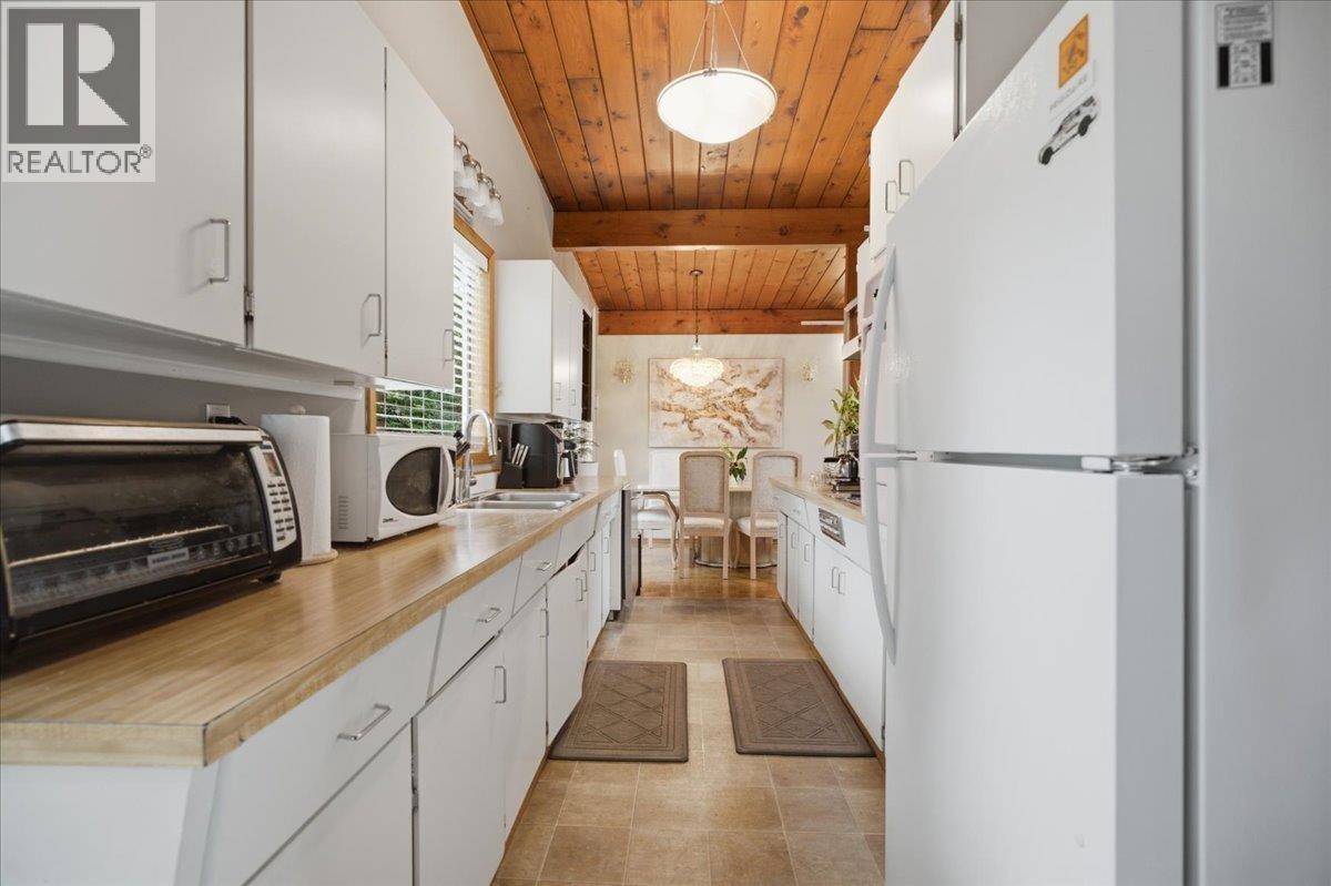 2206 Pinecrest Avenue, Coquitlam, British Columbia  V3J 6T6 - Photo 25 - R3142752