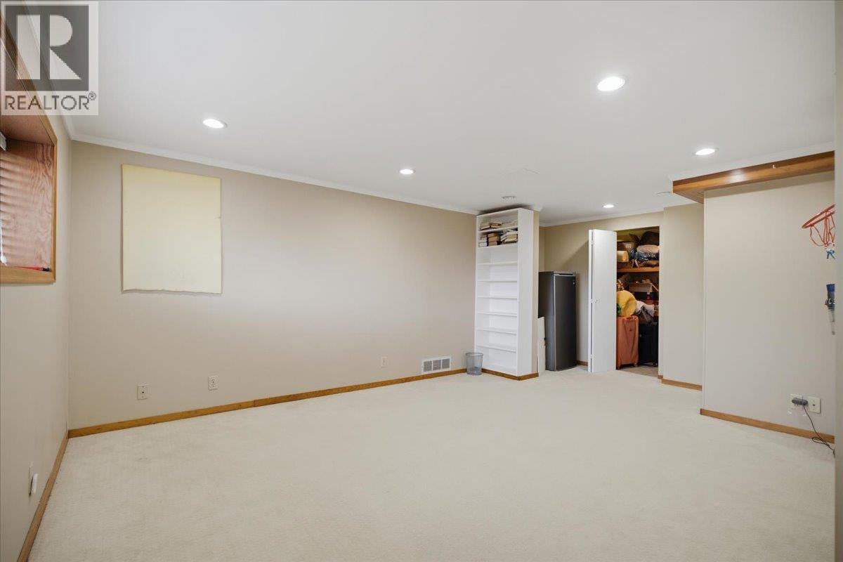 2206 Pinecrest Avenue, Coquitlam, British Columbia  V3J 6T6 - Photo 31 - R3142752