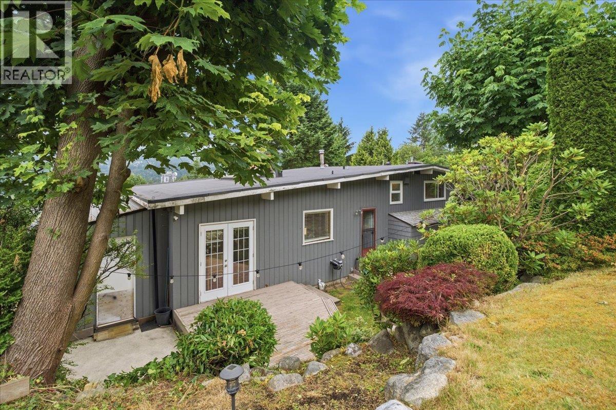 2206 Pinecrest Avenue, Coquitlam, British Columbia  V3J 6T6 - Photo 37 - R3142752