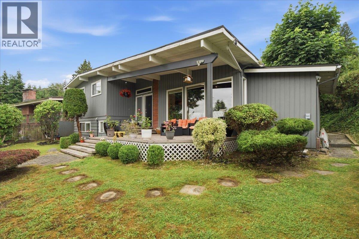 2206 Pinecrest Avenue, Coquitlam, British Columbia  V3J 6T6 - Photo 5 - R3142752