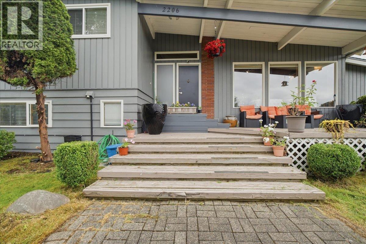 2206 Pinecrest Avenue, Coquitlam, British Columbia  V3J 6T6 - Photo 6 - R3142752