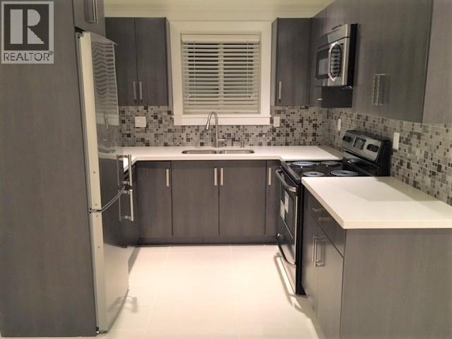 422 6th Street, North Vancouver, British Columbia  V7M 1K9 - Photo 3 - R3142755