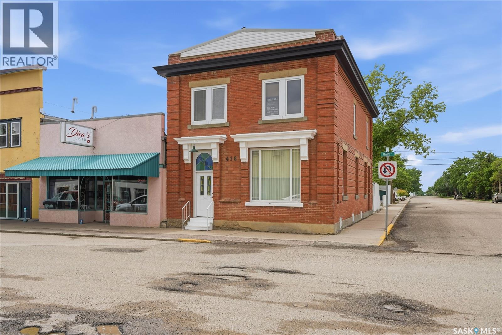 418 Main Street, Gravelbourg, Saskatchewan  S0H 1X0 - Photo 2 - SK026817