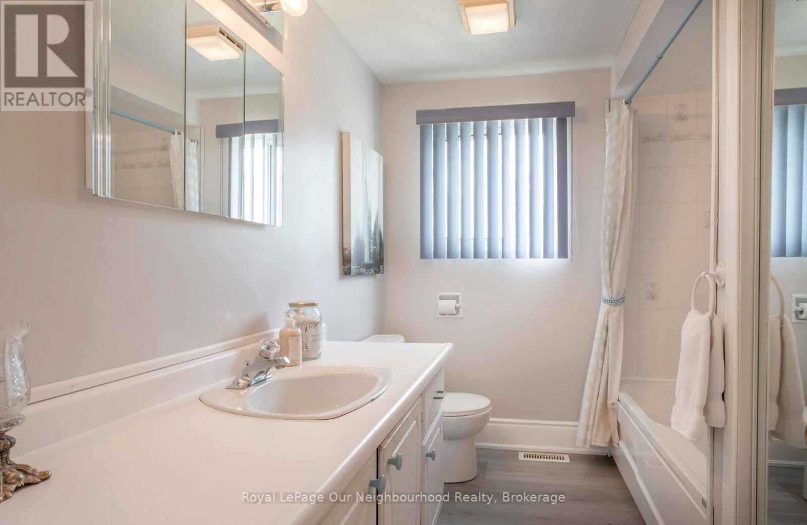 708 Waverly Street N, Oshawa, Ontario  L1J 6C3 - Photo 21 - E13523862