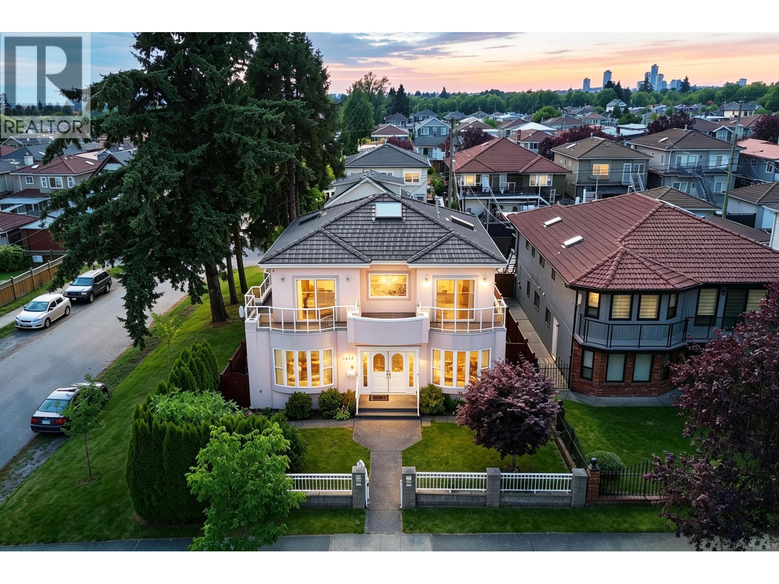 6899 Fleming Street, Vancouver, British Columbia  V5P 3H4 - Photo 2 - R3142416