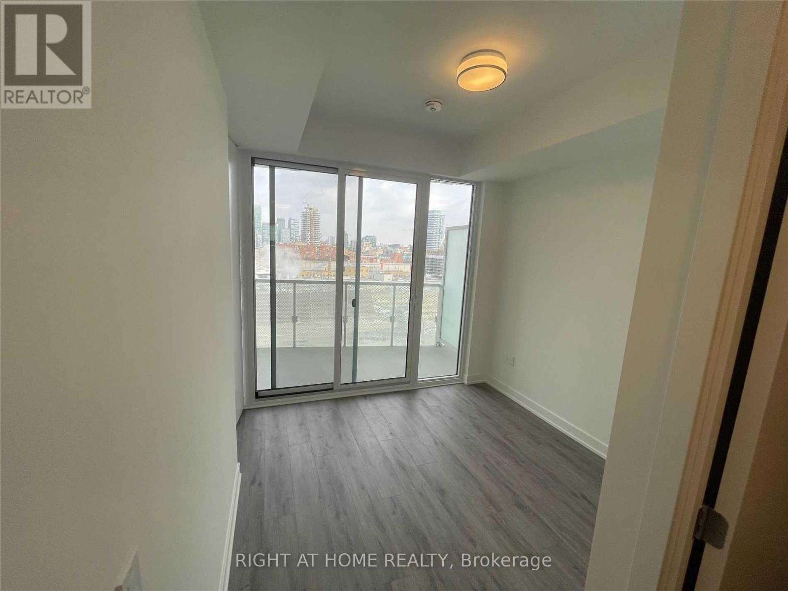 1307 - 15 Queens Quay E, Toronto, Ontario  M5E 0A4 - Photo 4 - C13523874