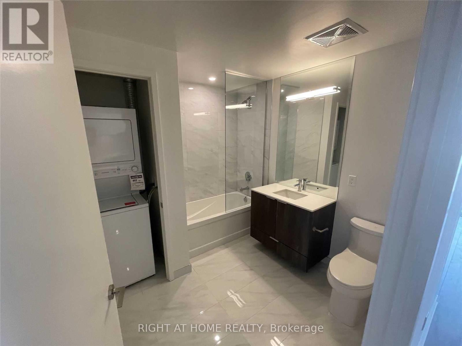 1307 - 15 Queens Quay E, Toronto, Ontario  M5E 0A4 - Photo 5 - C13523874