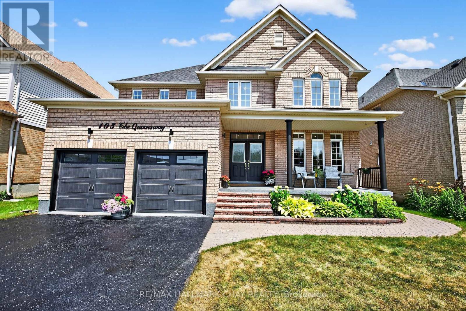 105 THE QUEENSWAY PASS, Barrie, Ontario