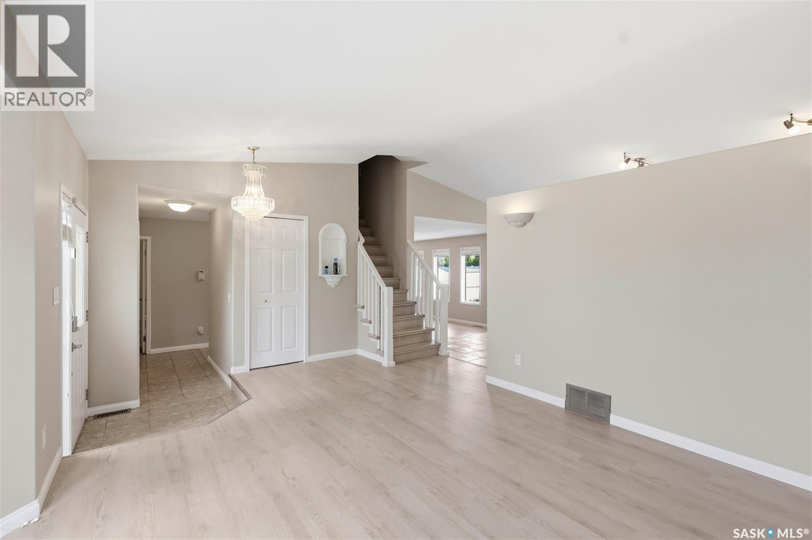 246 Brookmore Lane, Saskatoon, Saskatchewan  S7V 1C2 - Photo 8 - SK041209