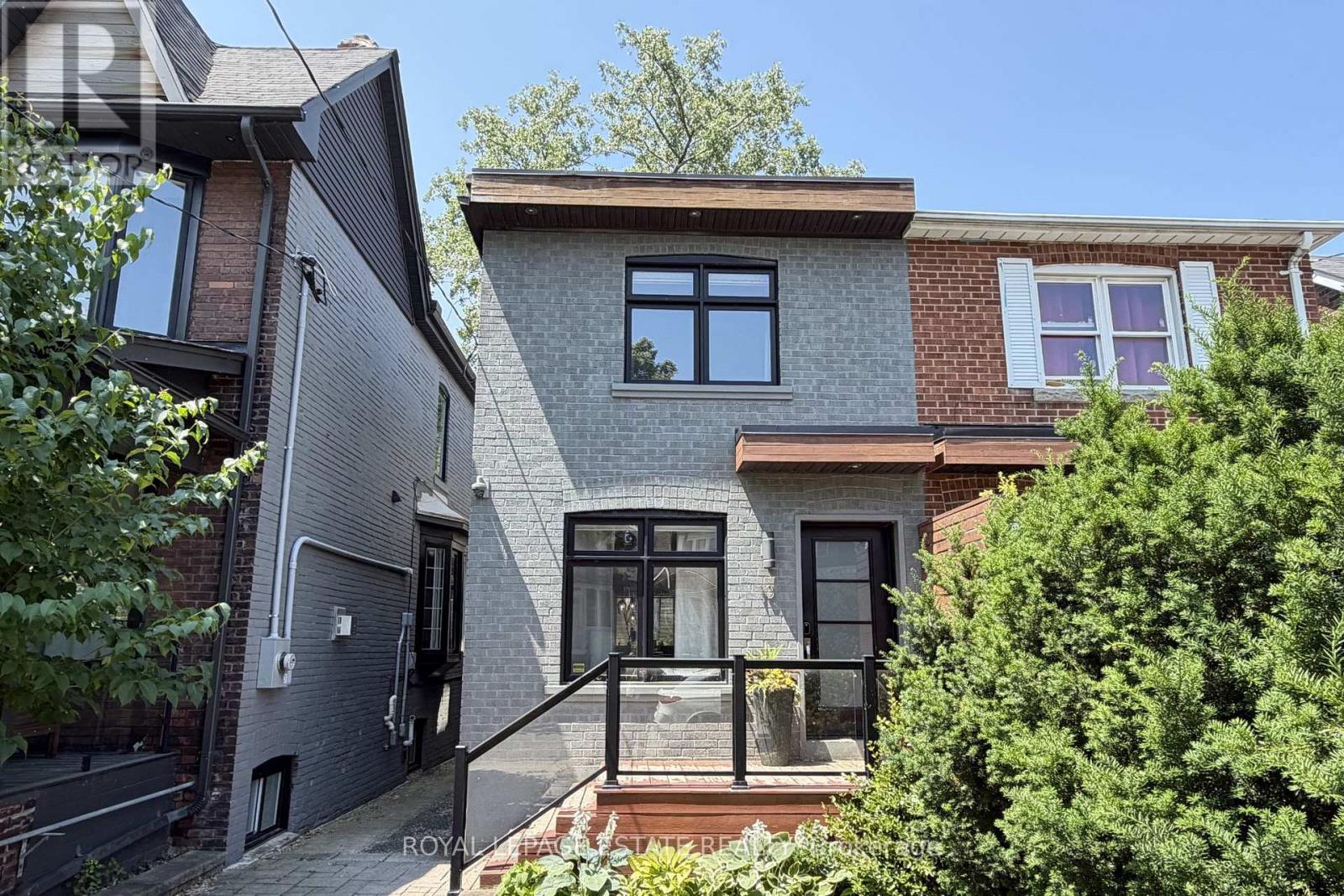 10 Kent Road, Toronto, Ontario  M4L 2X6 - Photo 2 - E13523984