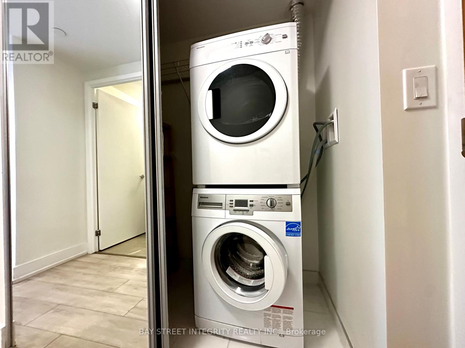 1111 - 11 Wellesley Street W, Toronto, Ontario  M4Y 0G4 - Photo 16 - C13516984