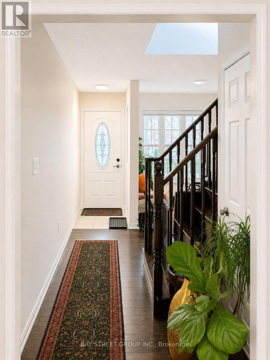 884 Mcewan Drive, Milton, Ontario  L9T 6P5 - Photo 2 - W13523890
