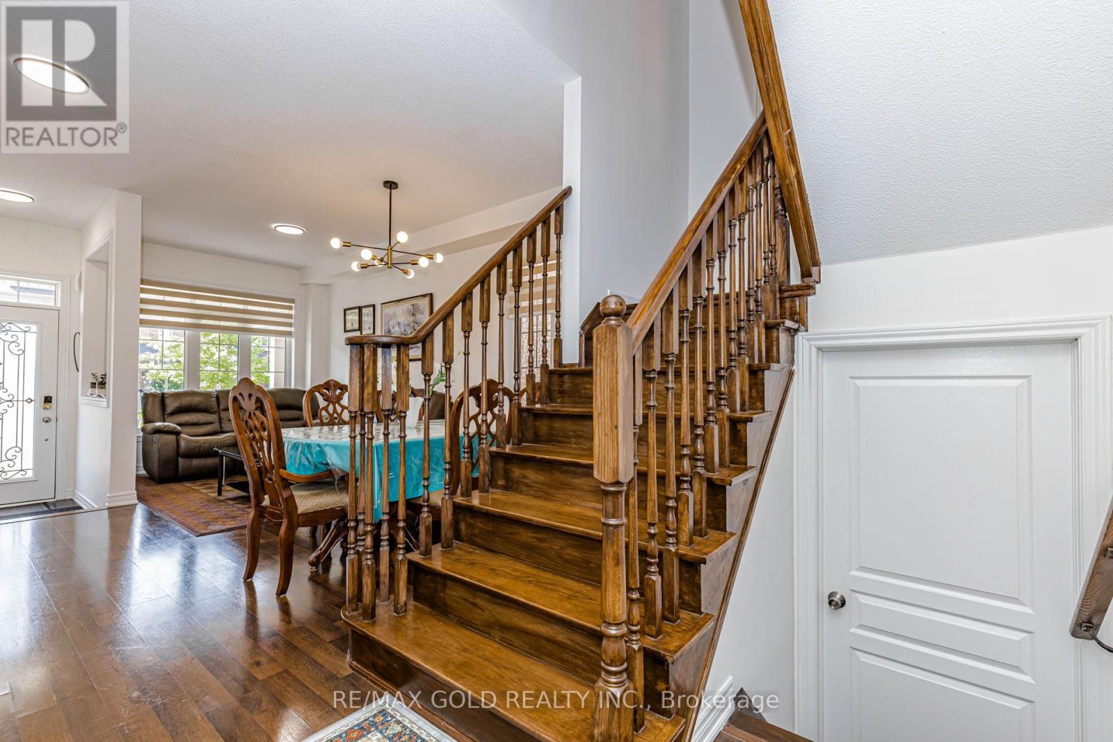 12 Fitzgibson Street, Brampton, Ontario  L6Y 5Y5 - Photo 11 - W13522538