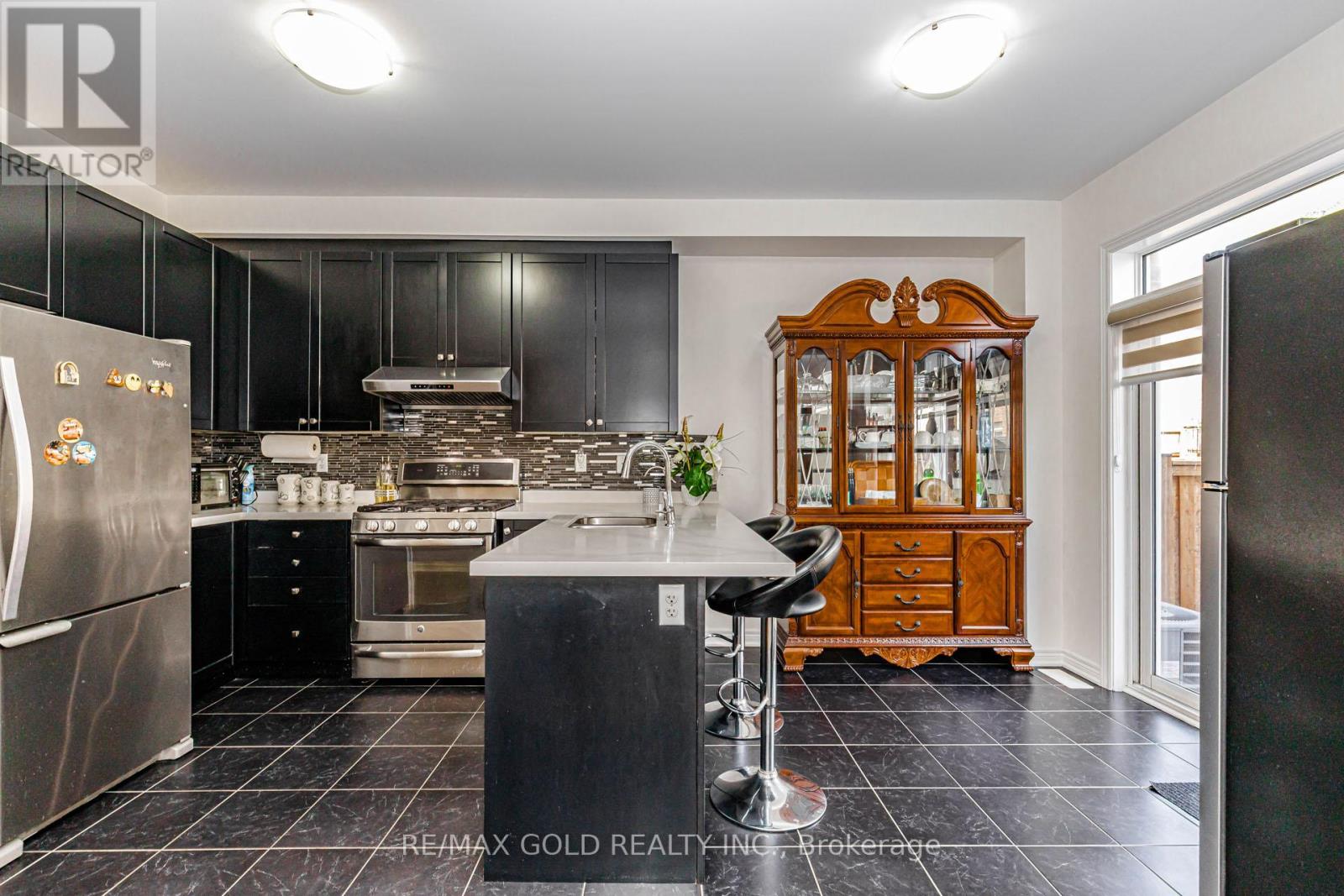 12 Fitzgibson Street, Brampton, Ontario  L6Y 5Y5 - Photo 14 - W13522538