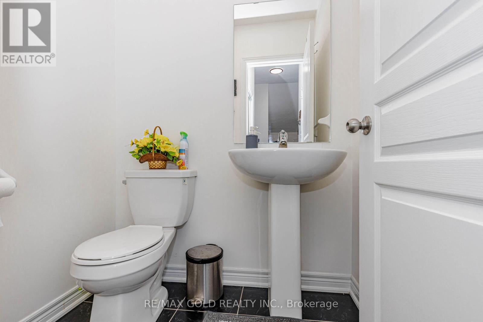 12 Fitzgibson Street, Brampton, Ontario  L6Y 5Y5 - Photo 21 - W13522538