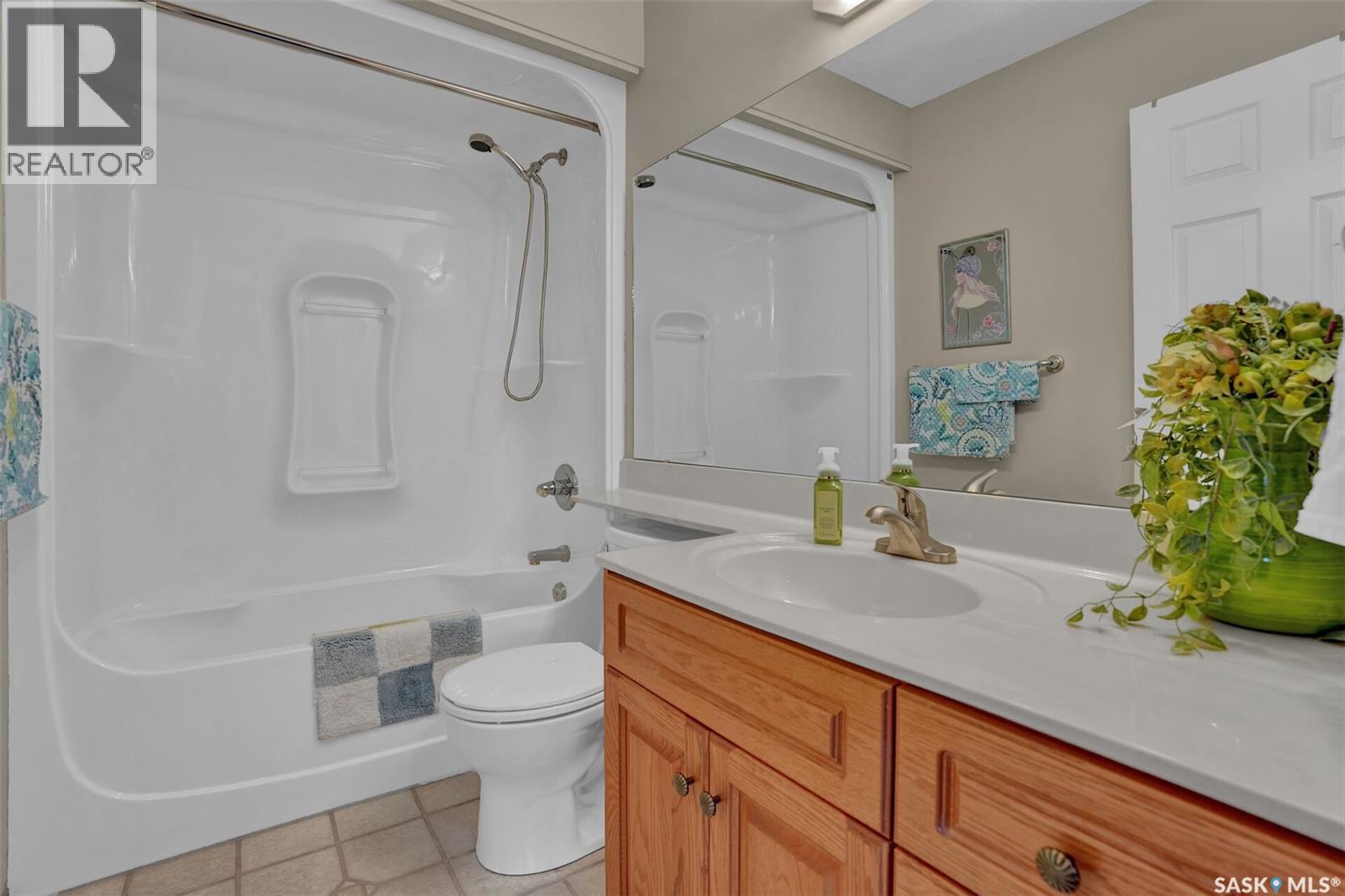 3324 Buckingham Drive E, Regina, Saskatchewan  S4V 2S8 - Photo 12 - SK041391