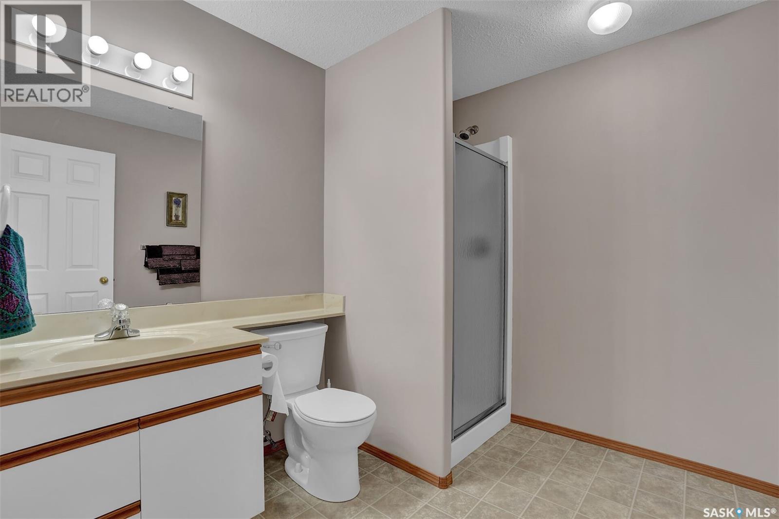 3324 Buckingham Drive E, Regina, Saskatchewan  S4V 2S8 - Photo 29 - SK041391