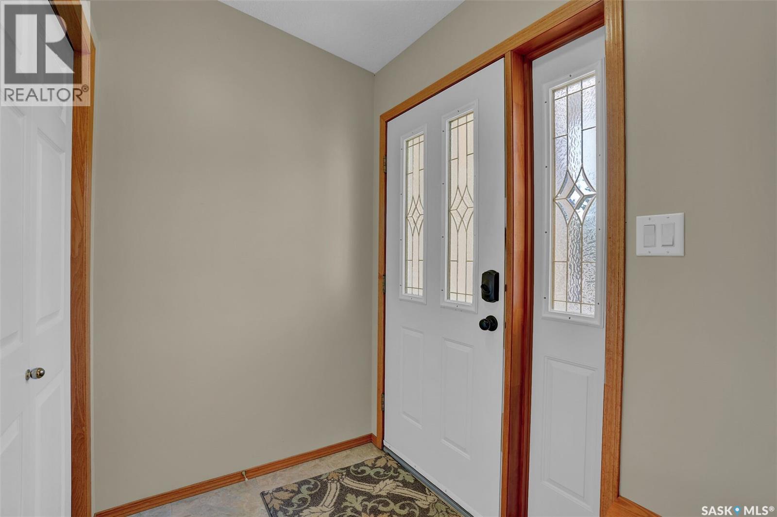 3324 Buckingham Drive E, Regina, Saskatchewan  S4V 2S8 - Photo 4 - SK041391
