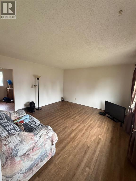 1815 19 Avenue S, Lethbridge, Alberta  T1K 1E2 - Photo 3 - A2325342