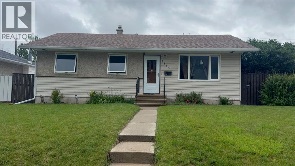 1815 19 Avenue S, Lethbridge, Alberta  T1K 1E2 - Photo 1 - A2325342