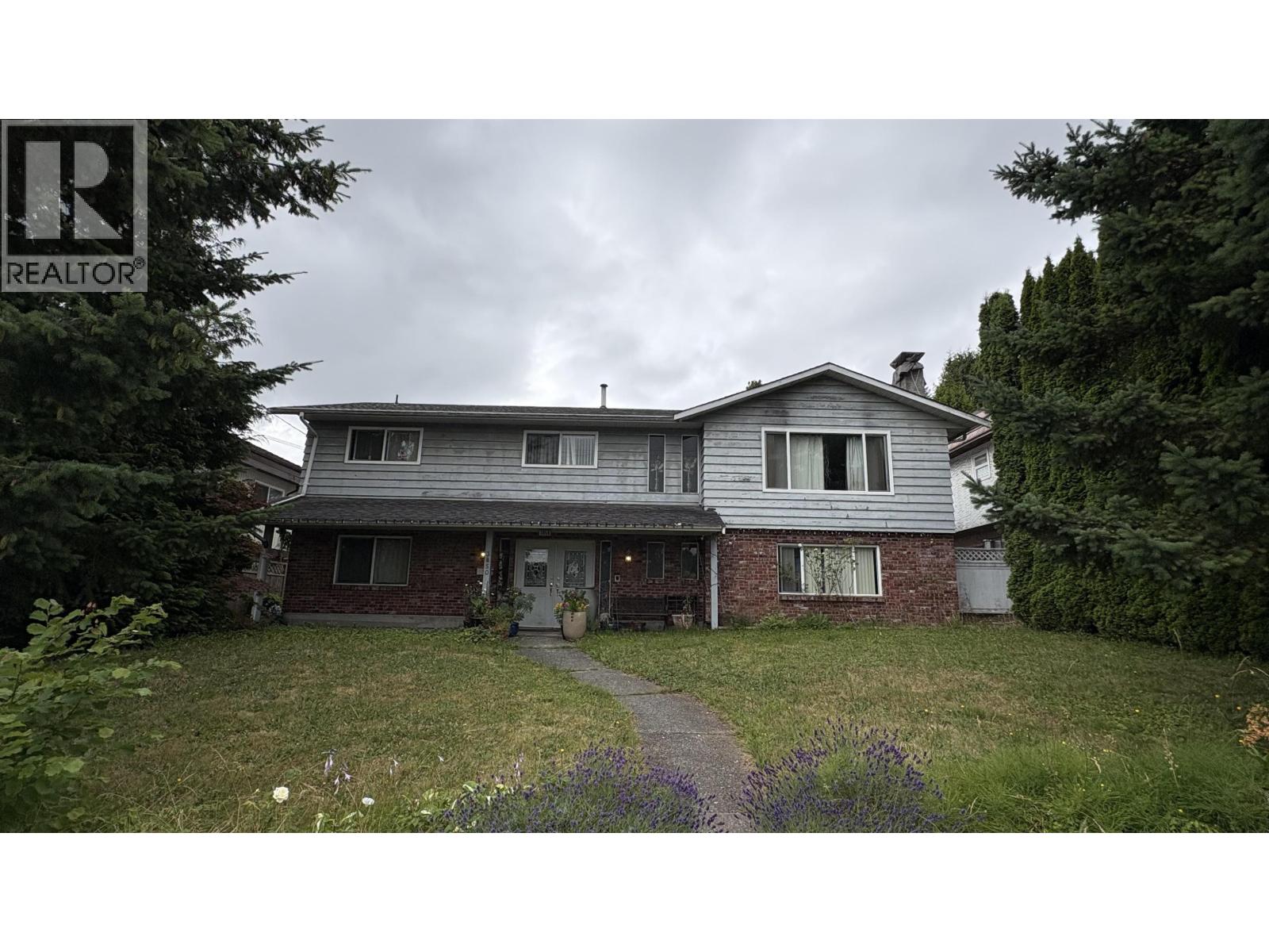 3850 MOSCROP STREET, burnaby, British Columbia