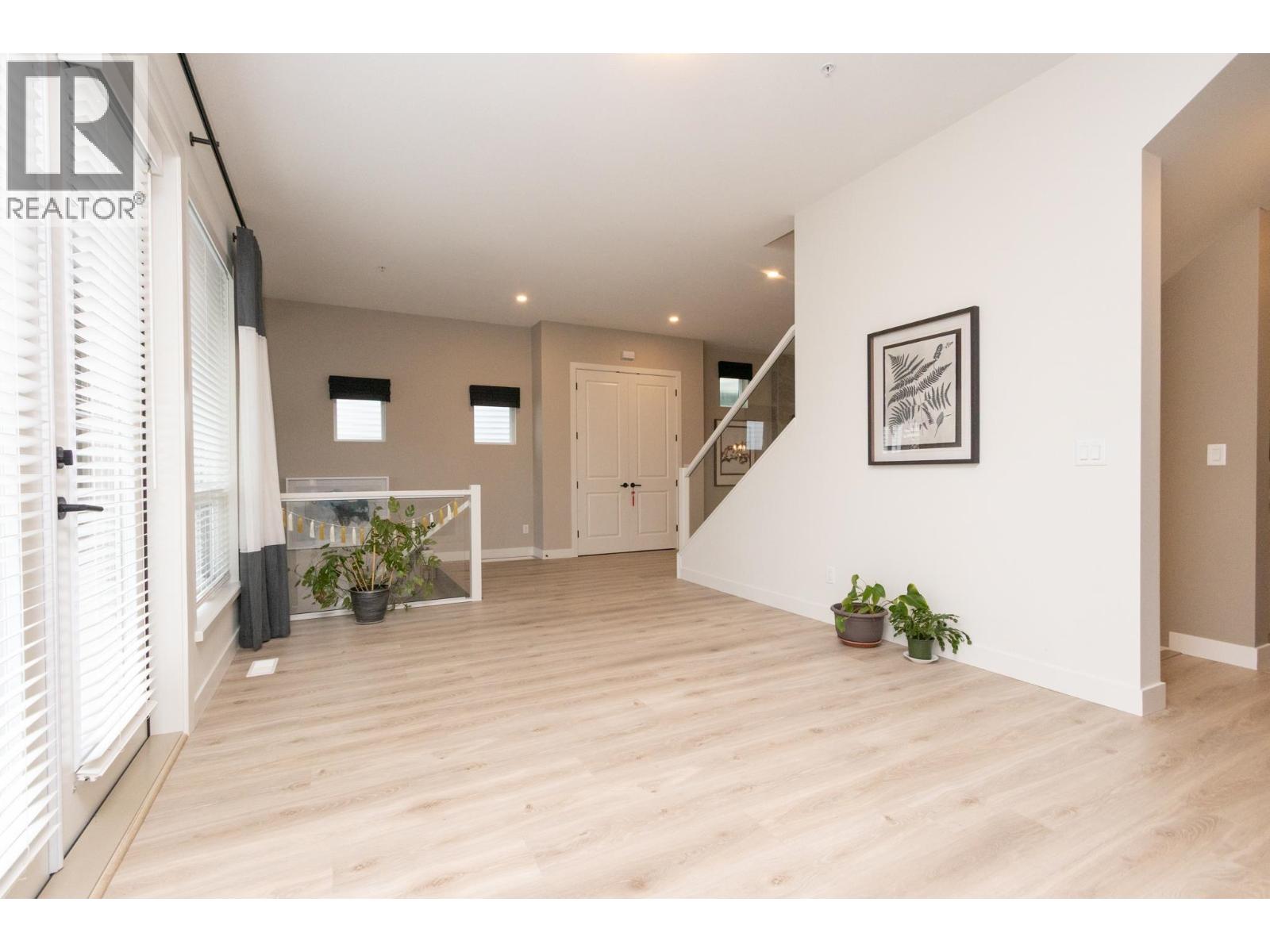 23193 113 Avenue, Maple Ridge, British Columbia  V2X 4K6 - Photo 2 - R3142770