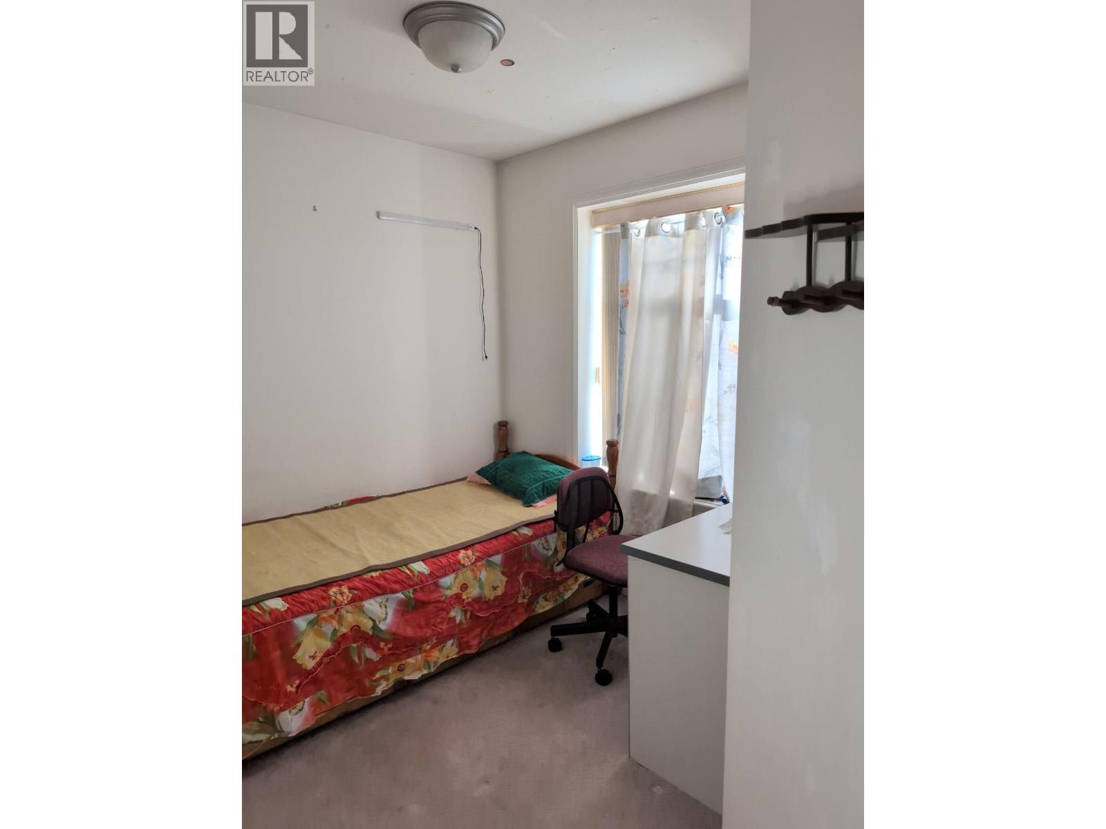 Rooms In Shared 4xxx Reid Street, Vancouver, British Columbia  V5R 3Y6 - Photo 2 - R3142791
