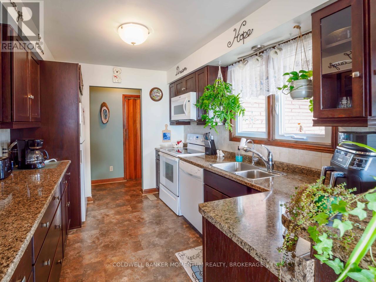 33 Bee Street, Norfolk (Booth's Harbour), Ontario  N0E 1P0 - Photo 9 - X12994548