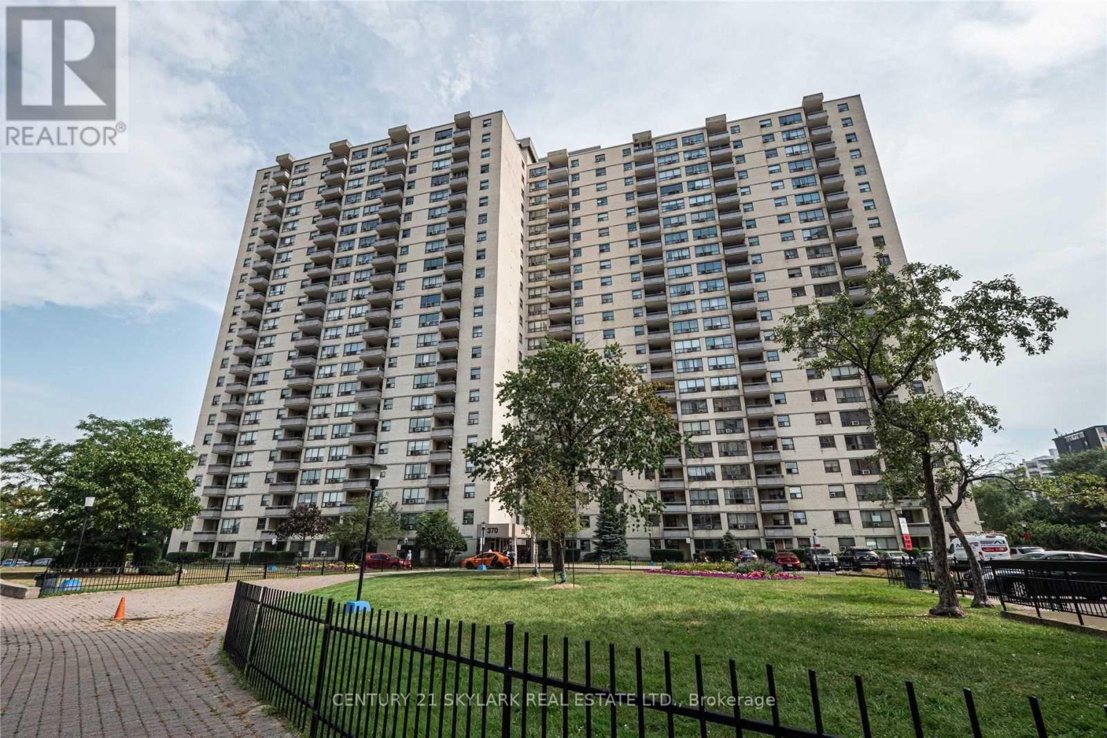 1601 - 370 DIXON ROAD, Toronto, Ontario