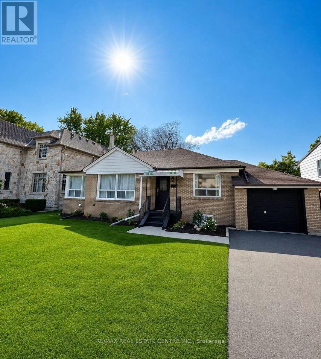 24 SMITHWOOD DRIVE, Toronto, Ontario