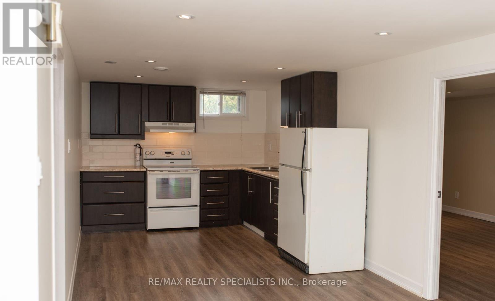 Bsmt - 477 Scott Street, St. Catharines, Ontario L2M 3X1 - Photo 2 - X13524226