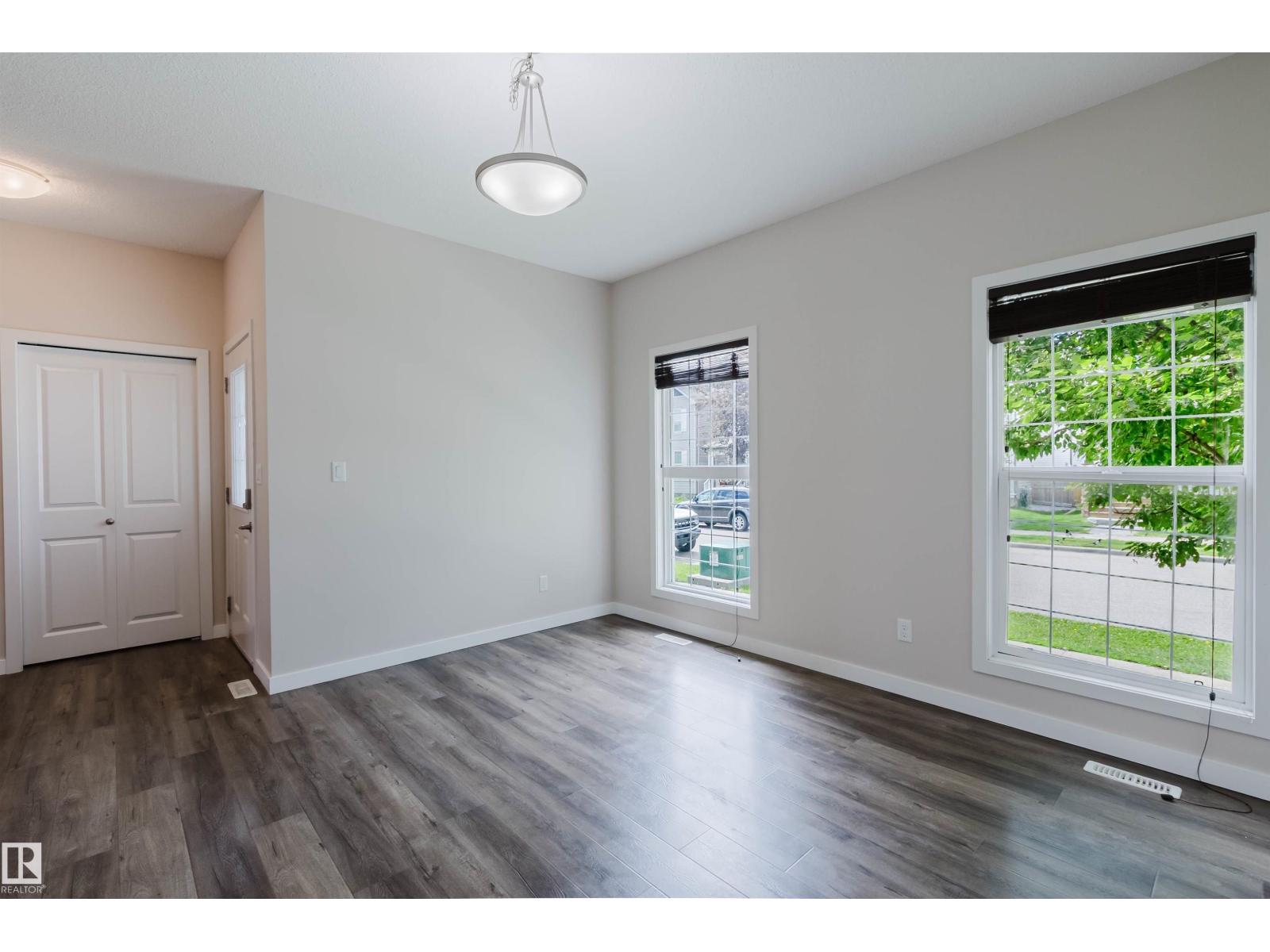 636 Mcdonough Link NW, Edmonton, Alberta  T5Y 0M9 - Photo 2 - E4497203