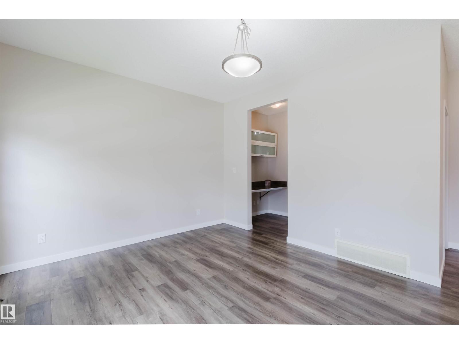 636 Mcdonough Link NW, Edmonton, Alberta  T5Y 0M9 - Photo 4 - E4497203