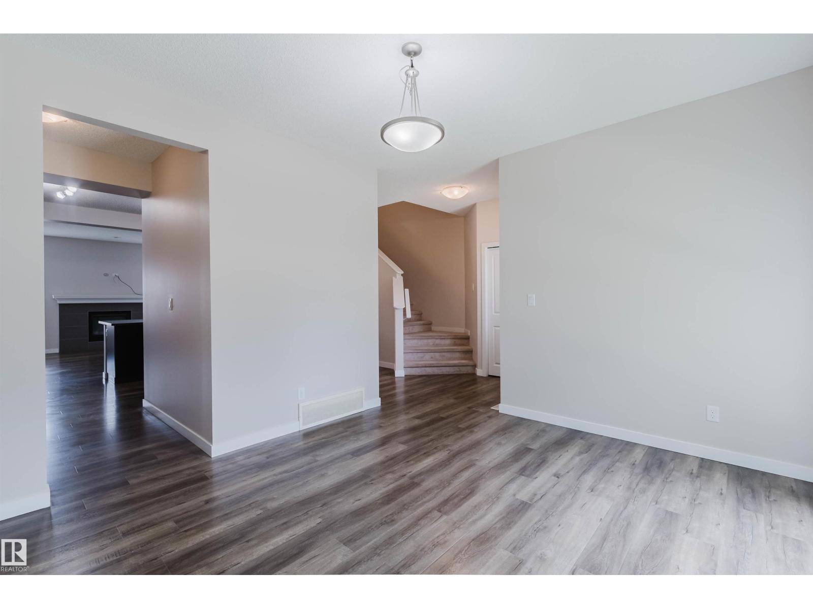 636 Mcdonough Link NW, Edmonton, Alberta  T5Y 0M9 - Photo 5 - E4497203