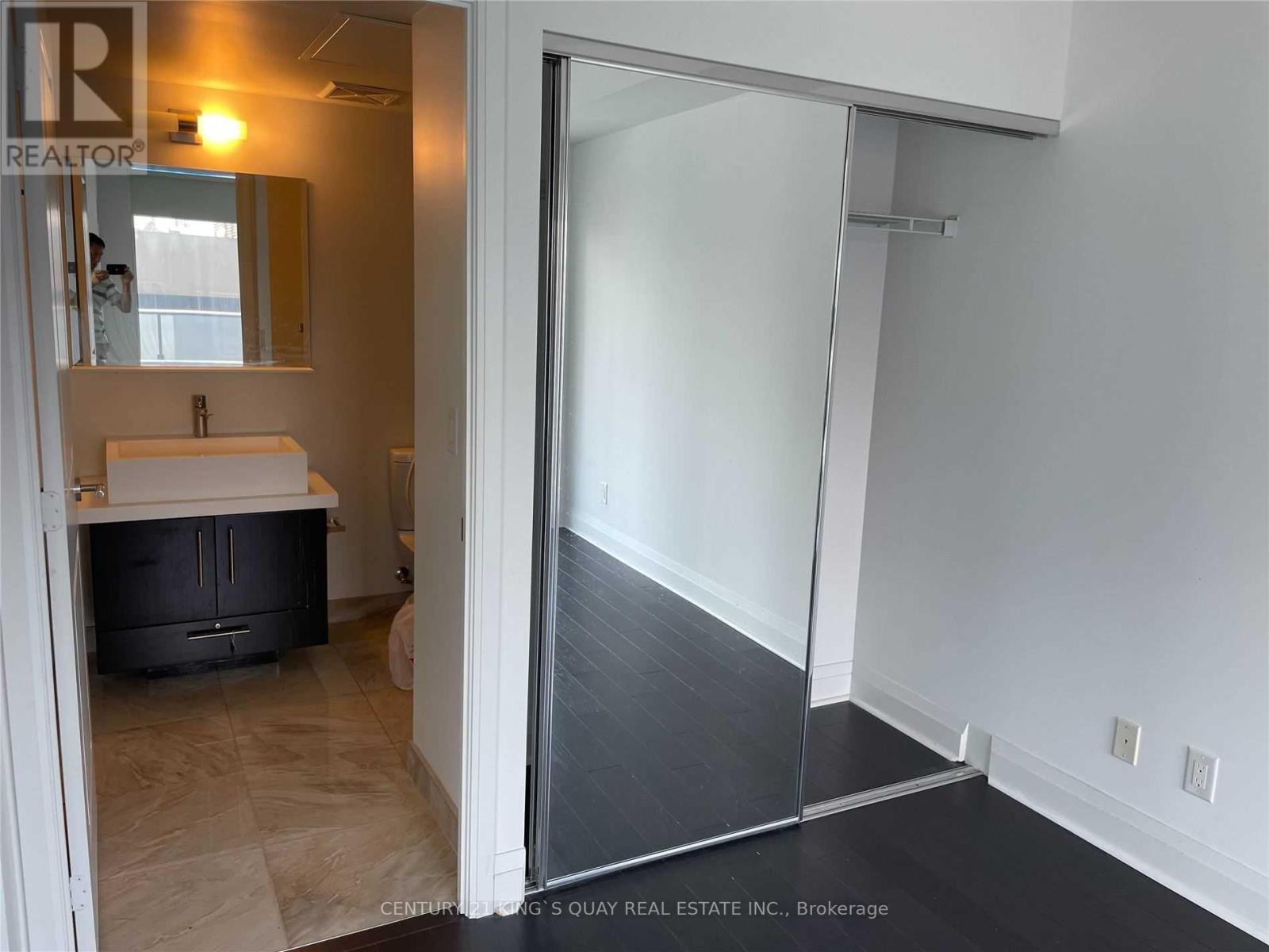 1602 - 1080 Bay Street, Toronto, Ontario  M5S 0A6 - Photo 17 - C13517946