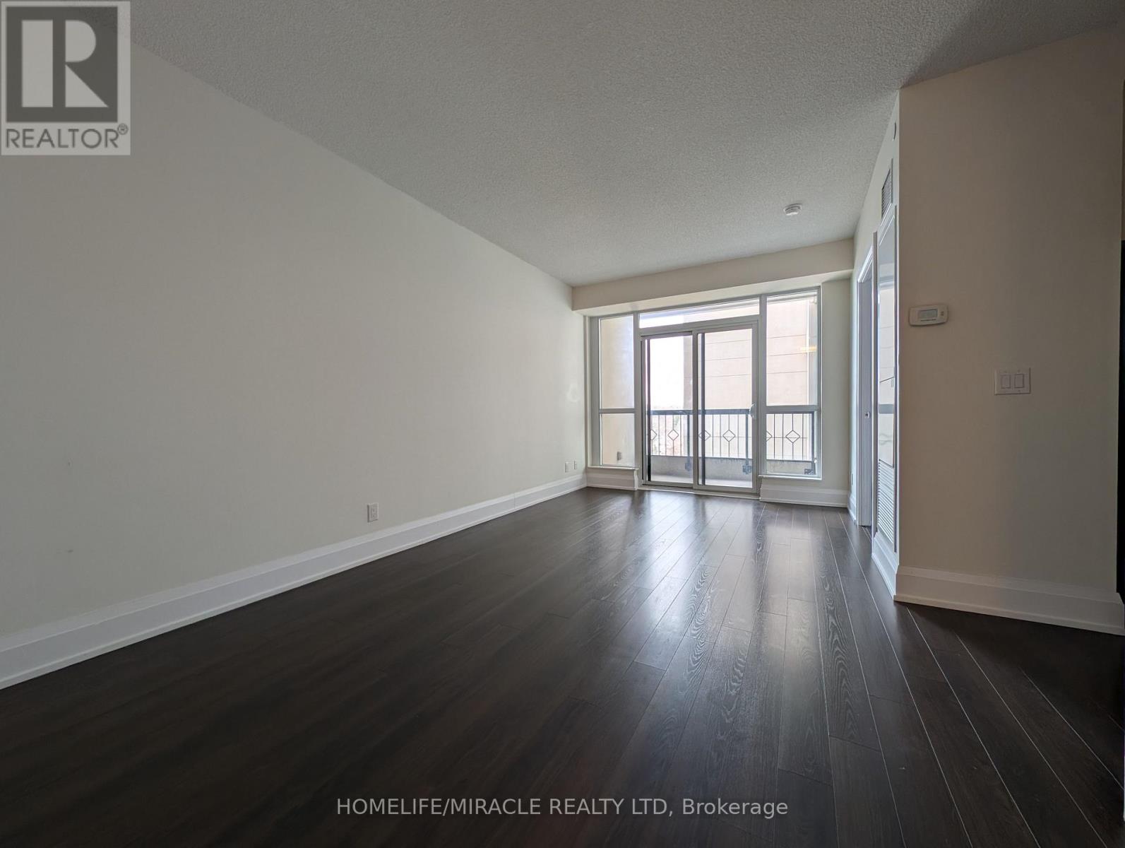428 - 2 Old Mill Drive, Toronto, Ontario  M6S 0A2 - Photo 3 - W13524278