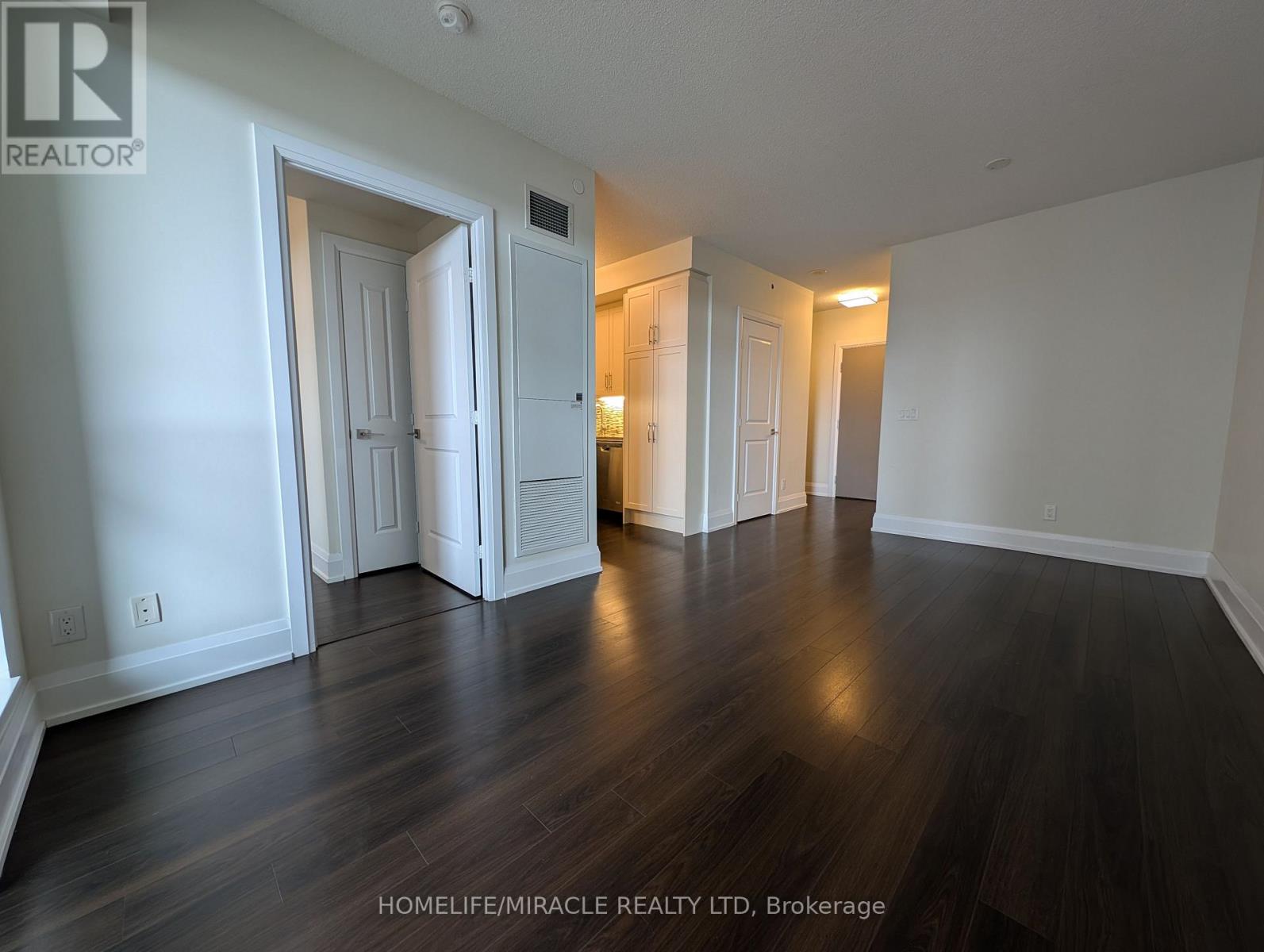 428 - 2 Old Mill Drive, Toronto, Ontario  M6S 0A2 - Photo 9 - W13524278