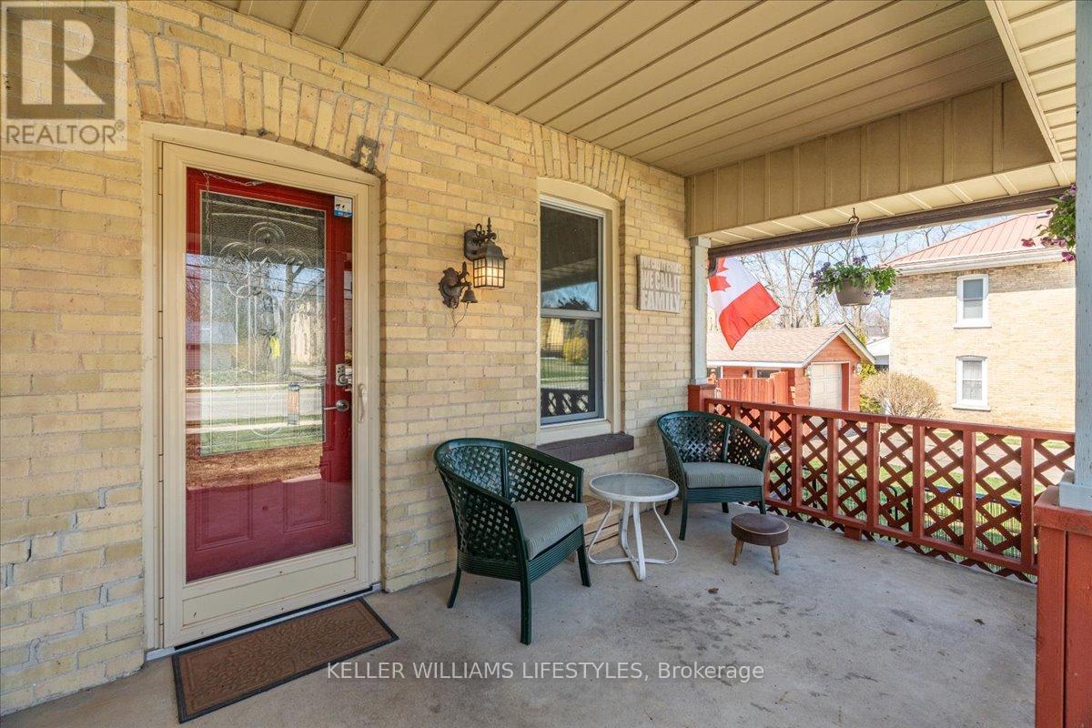 54 Main Street S, Lambton Shores, Ontario  N0N 1J0 - Photo 6 - X13524336
