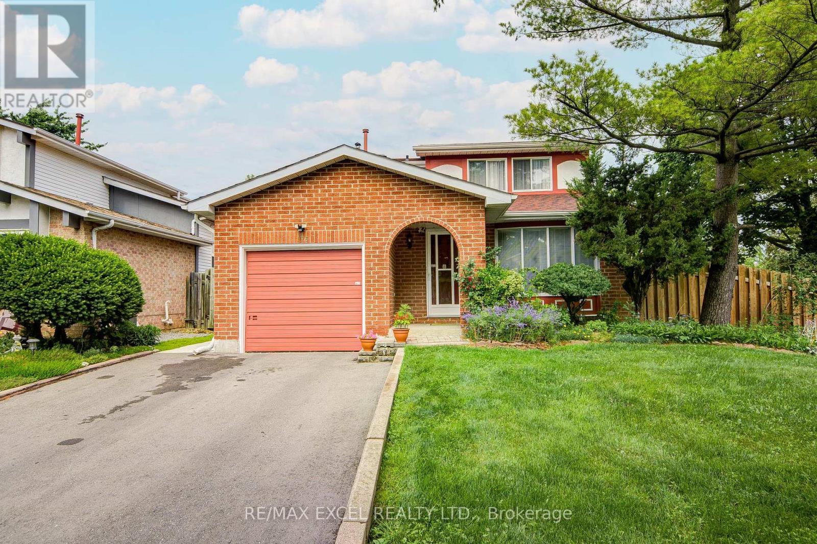 176 GOLDHAWK TRAIL, Toronto (Milliken)