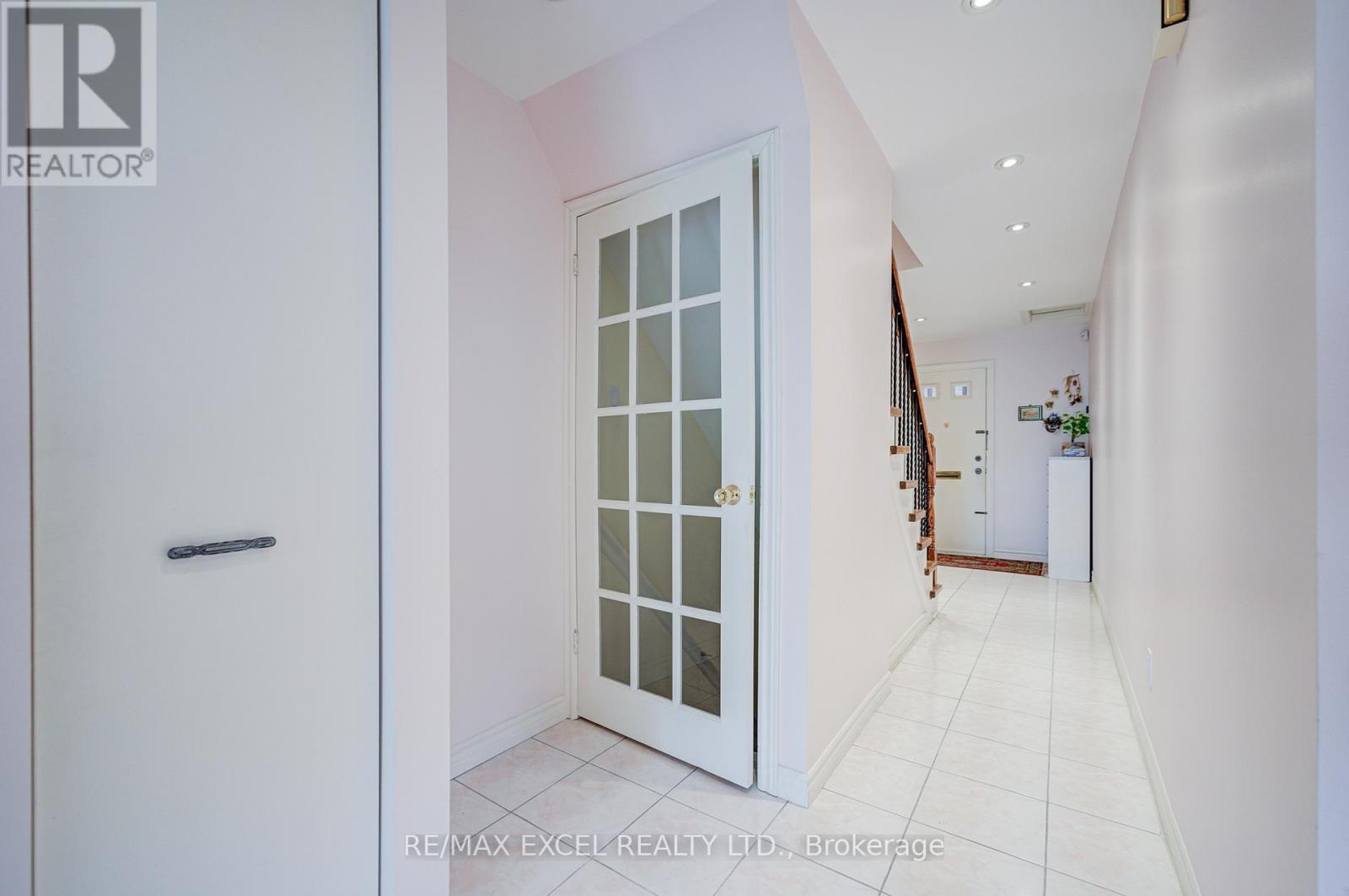 176 Goldhawk Trail, Toronto, Ontario  M1V 1X2 - Photo 21 - E13524296