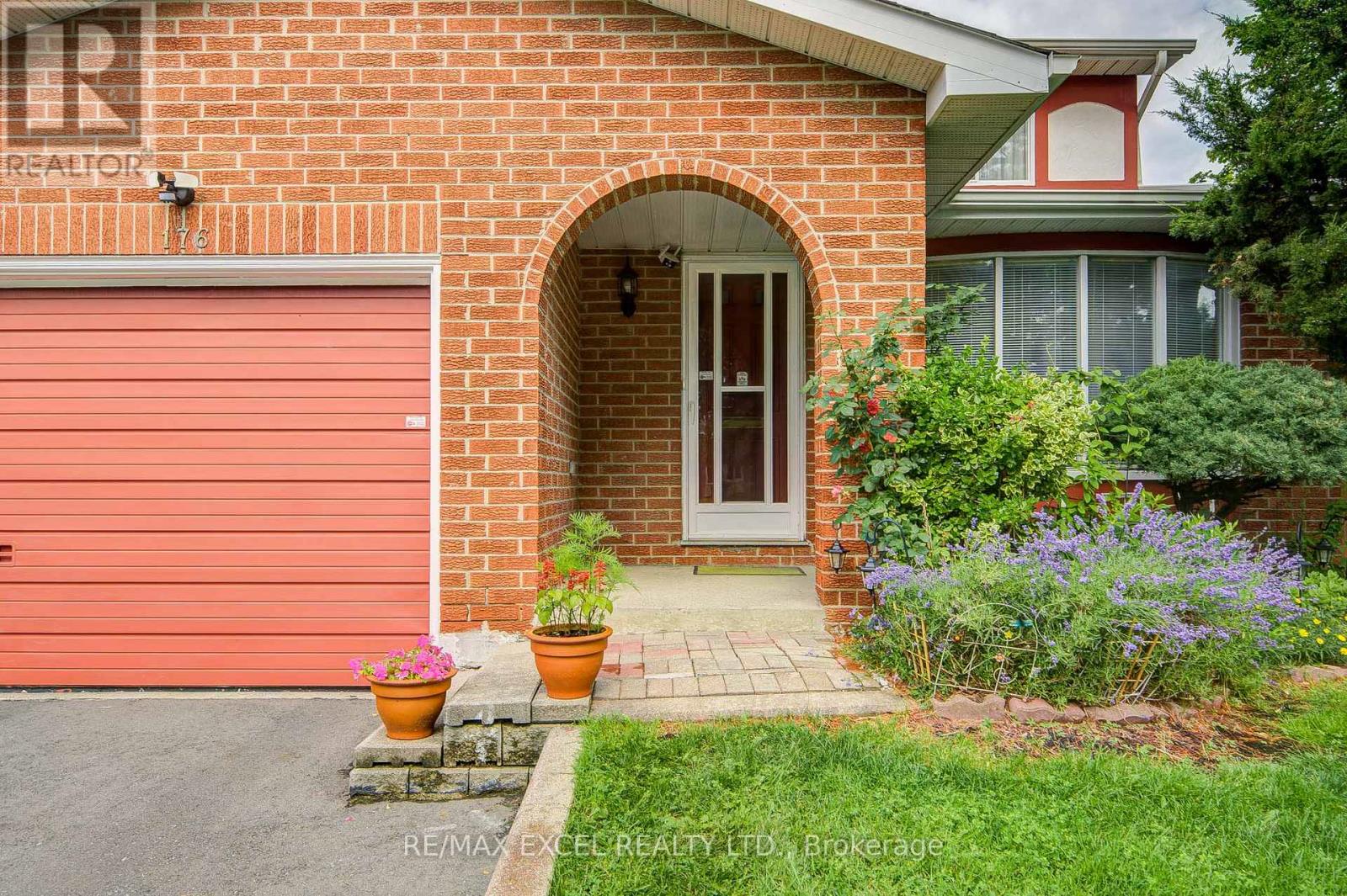 176 Goldhawk Trail, Toronto, Ontario  M1V 1X2 - Photo 3 - E13524296