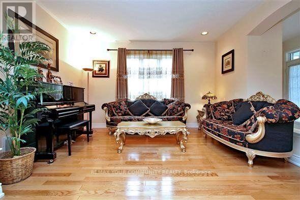 33 Golden Oak Avenue, Richmond Hill (Rouge Woods), Ontario  L4S 1Y6 - Photo 1 - N13524360