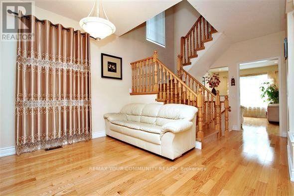 33 Golden Oak Avenue, Richmond Hill (Rouge Woods), Ontario  L4S 1Y6 - Photo 4 - N13524360