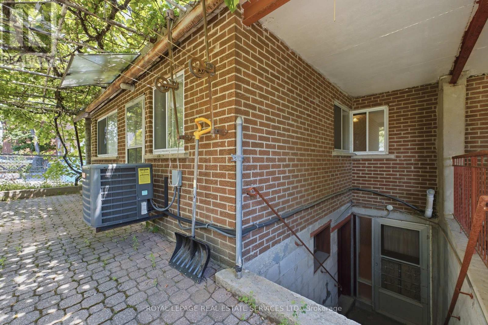 108 Anthia Drive, Toronto, Ontario M9L 1K8 - Photo 27 - W13505640