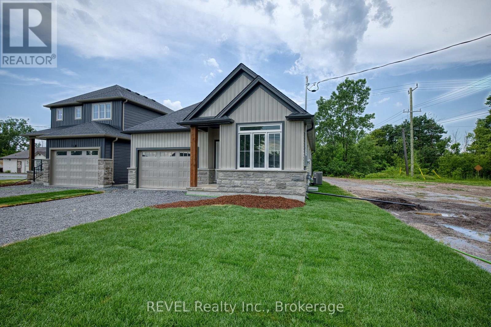 1133 Dipietro Street, Fort Erie, Ontario  L2A 4J4 - Photo 3 - X13432792