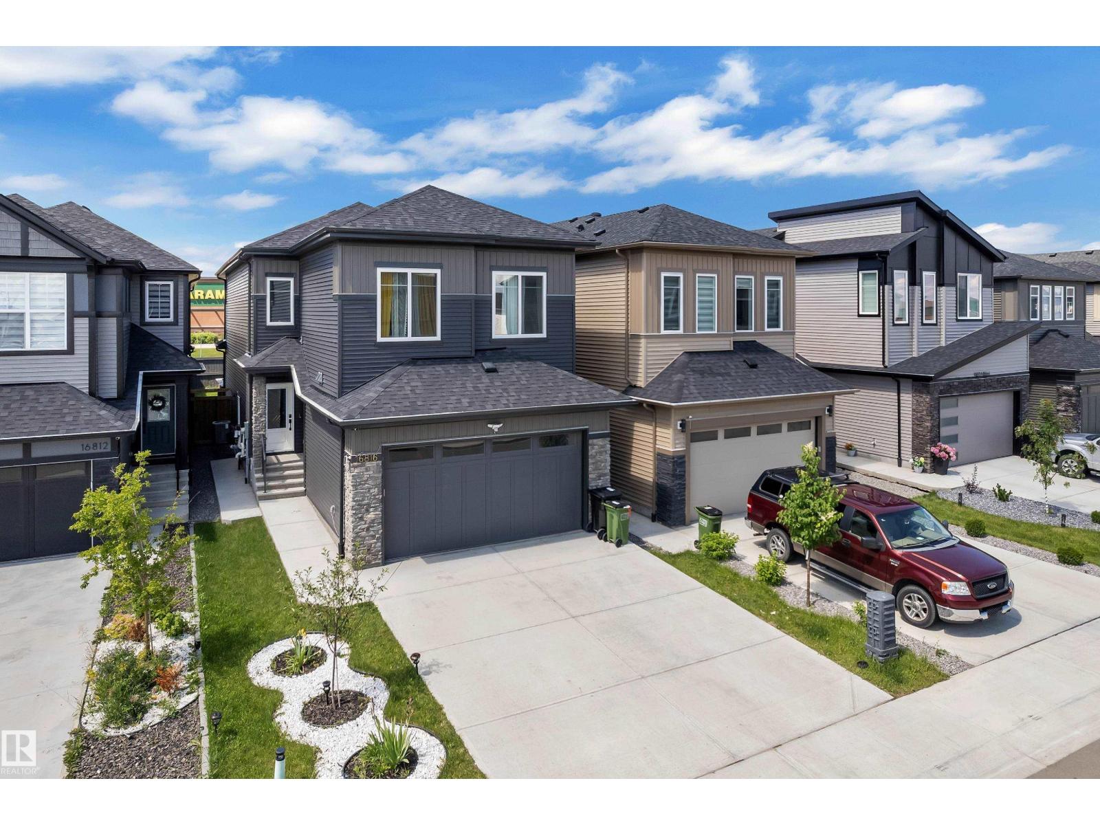 16816 49 St NW, Edmonton, Alberta  T5Y 4G9 - Photo 2 - E4497213