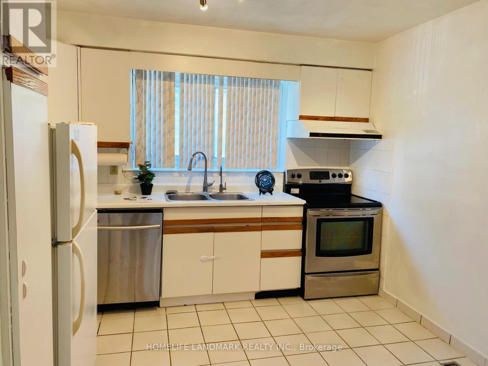 155 Corinthian Boulevard, Toronto, Ontario M1W 1B7 - Photo 2 - E13412248