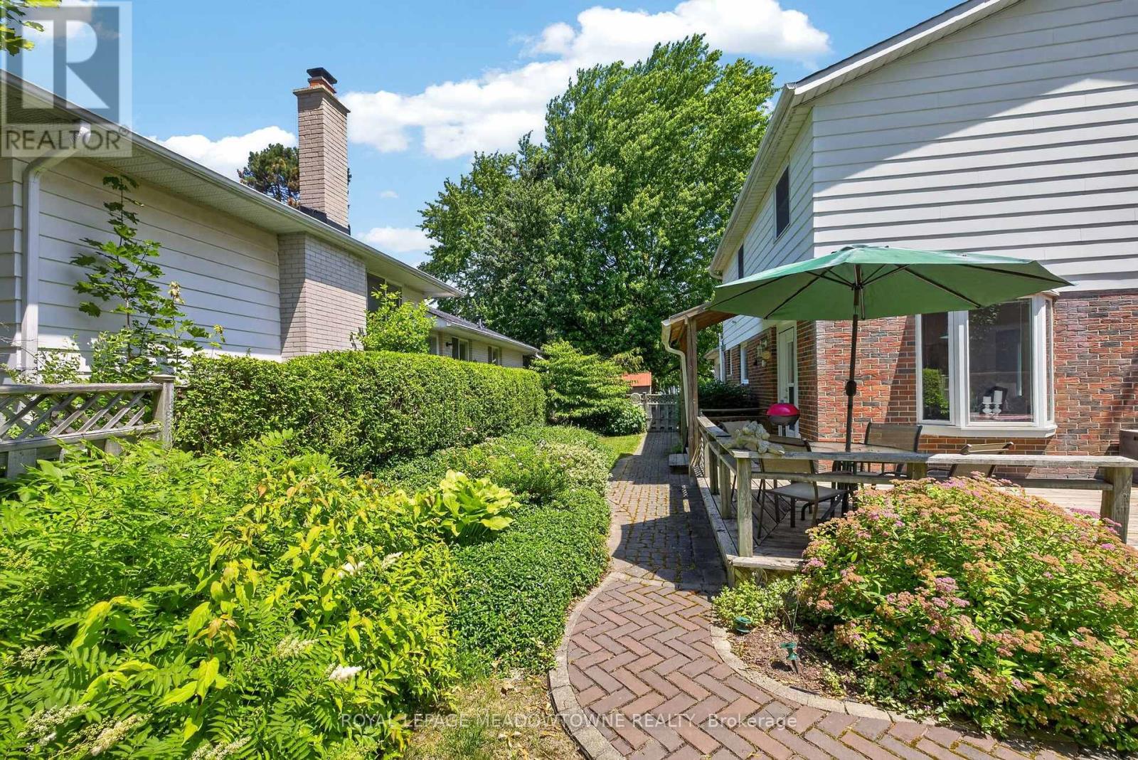 377 Delrex Boulevard, Halton Hills, Ontario  L7G 4H6 - Photo 37 - W13523442